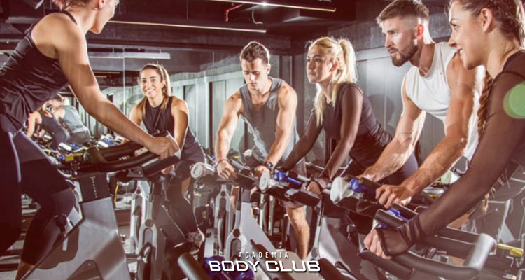 6 motivos para incluir aulas de bike na sua rotina fitness